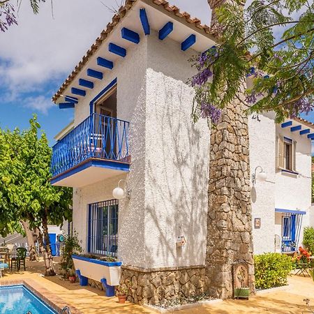 Blue Castle Guesthouse Malaga Exterior photo