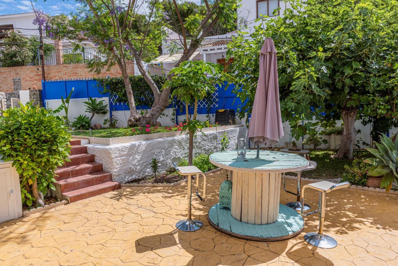 Blue Castle Guesthouse Malaga Exterior photo