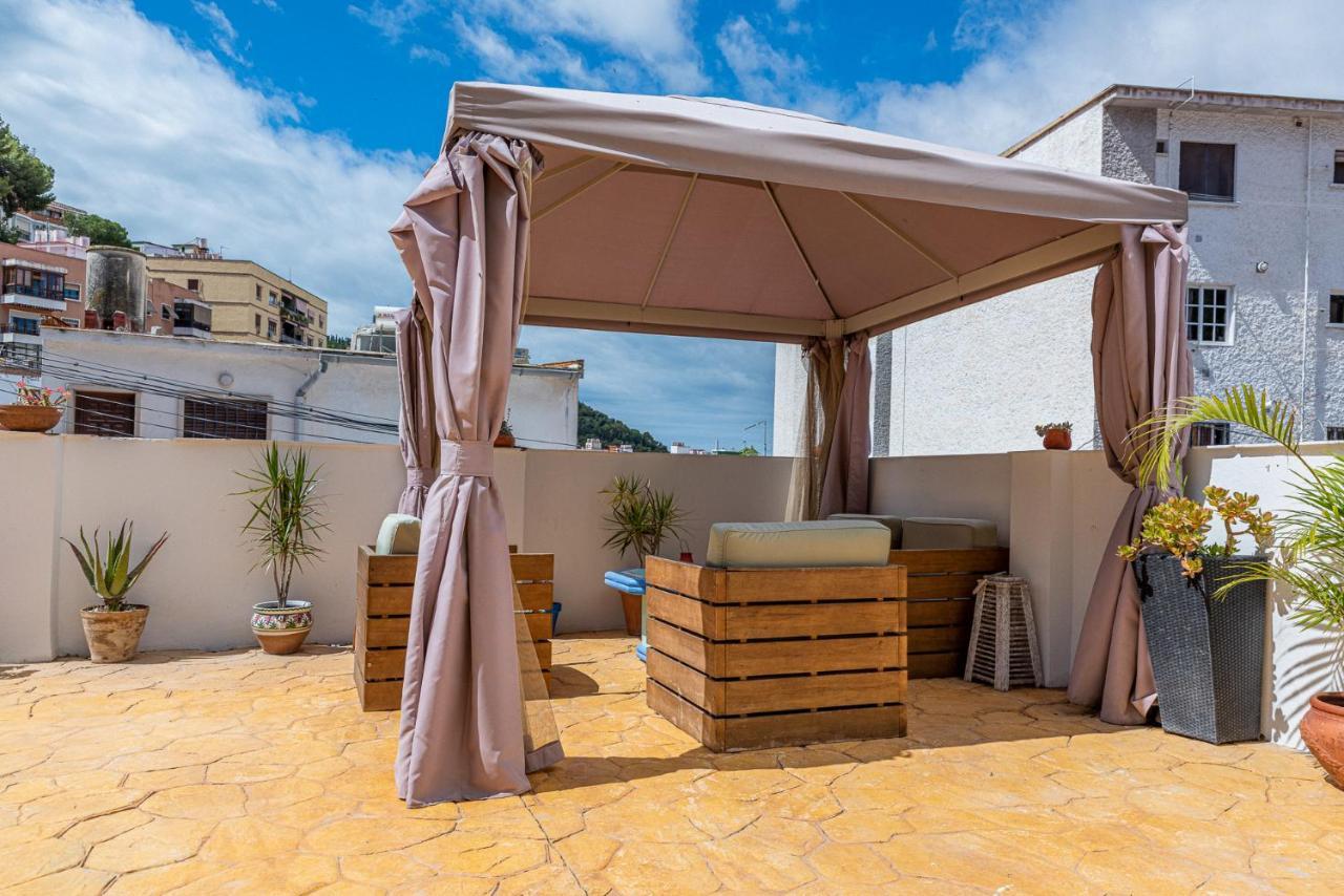 Blue Castle Guesthouse Malaga Exterior photo