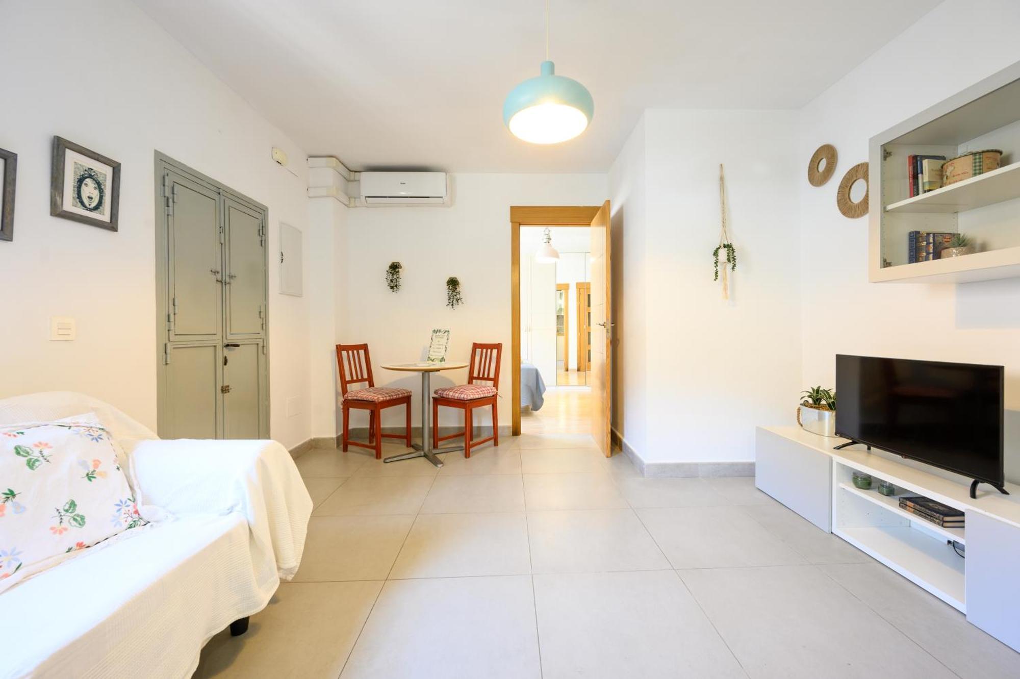Blue Castle Guesthouse Malaga Exterior photo