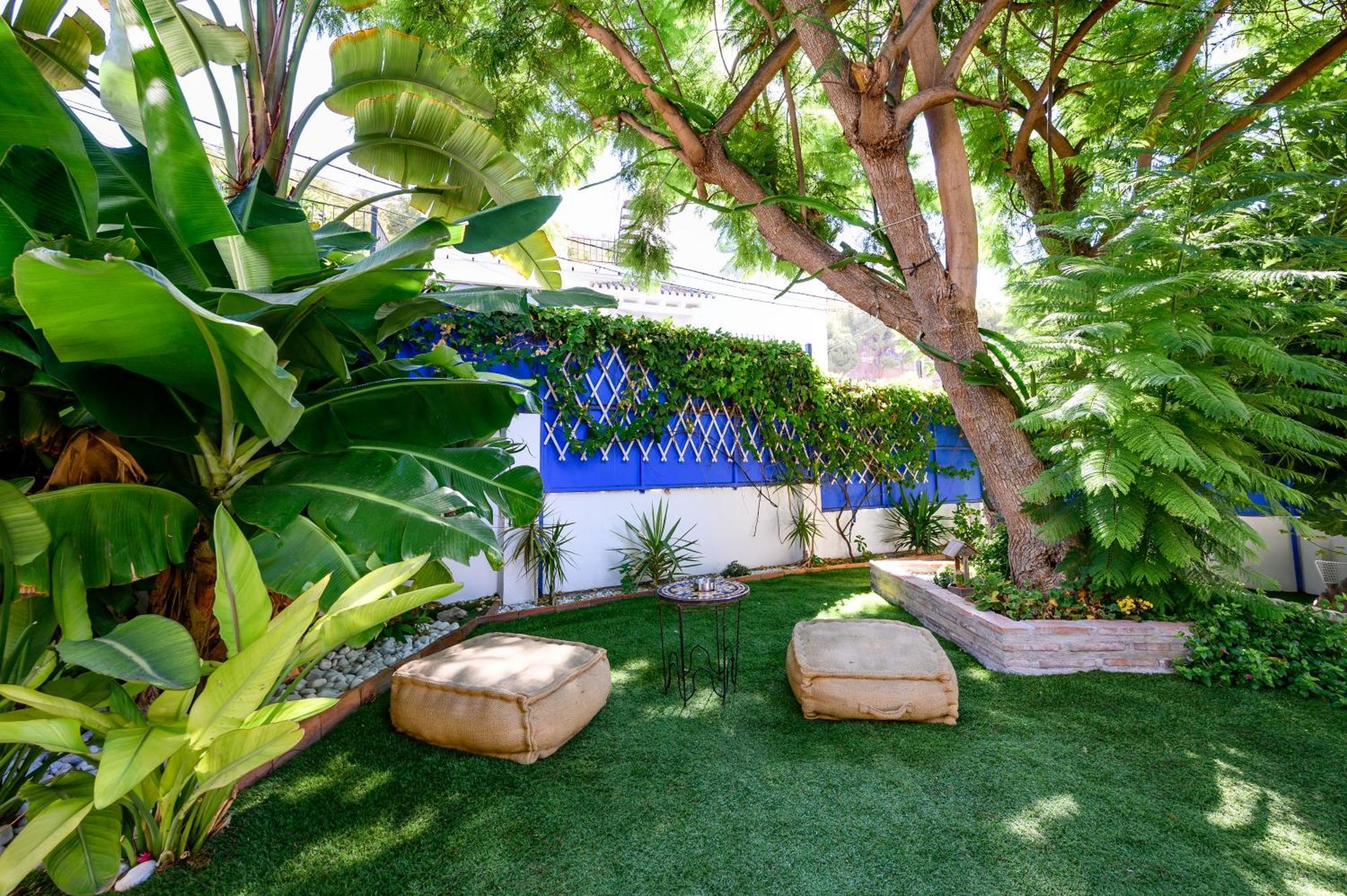 Blue Castle Guesthouse Malaga Exterior photo