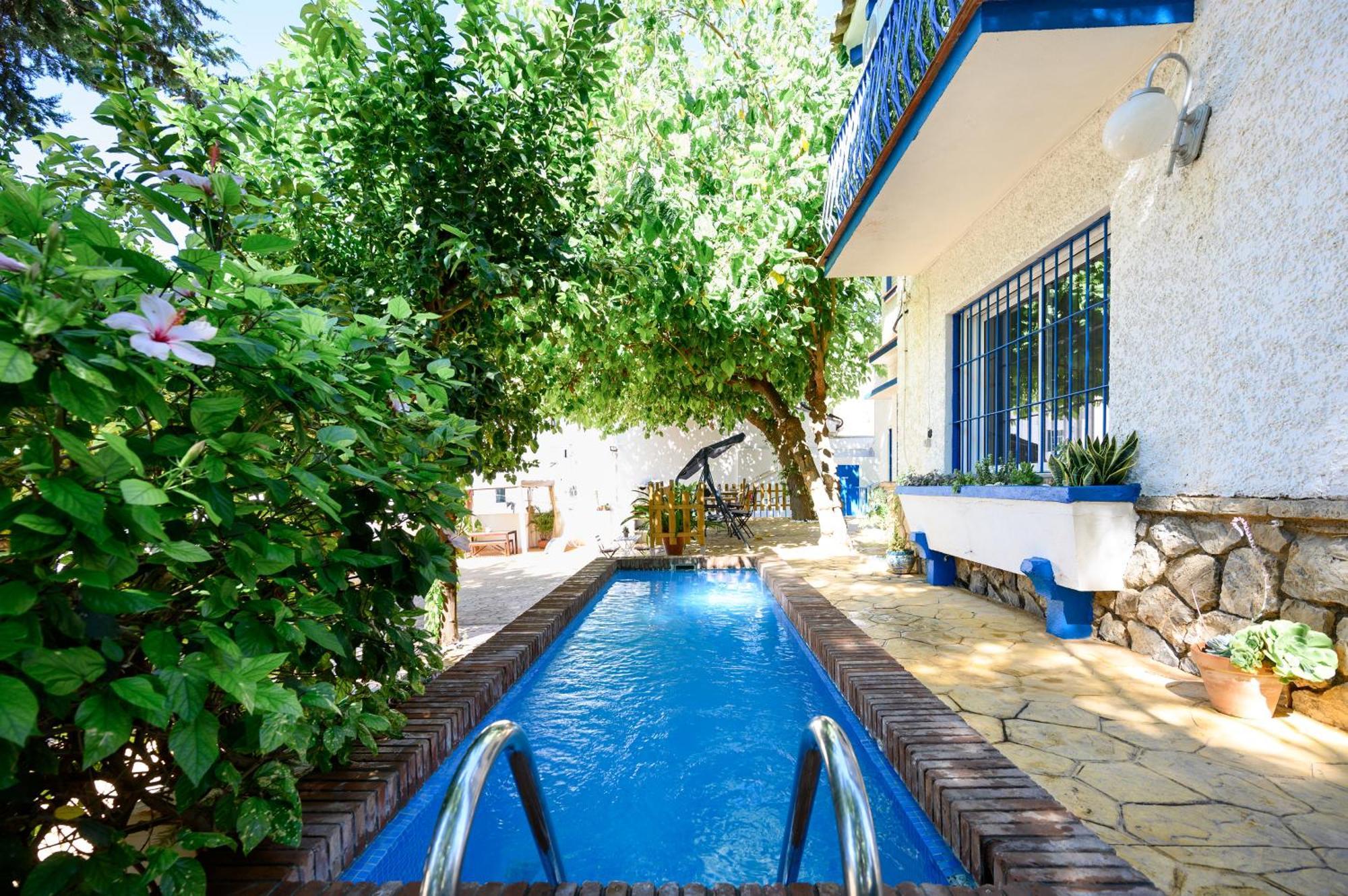 Blue Castle Guesthouse Malaga Exterior photo