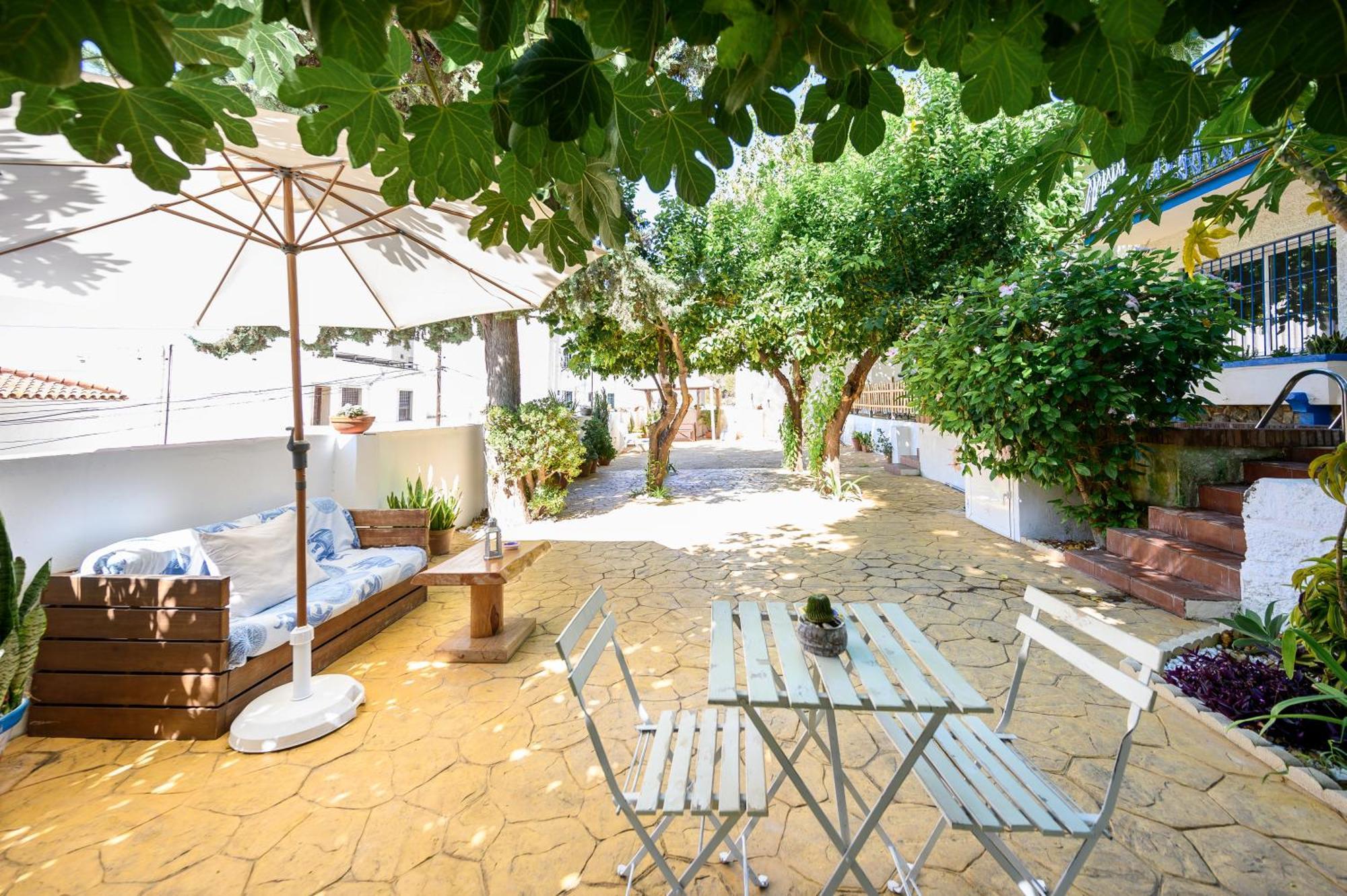 Blue Castle Guesthouse Malaga Exterior photo